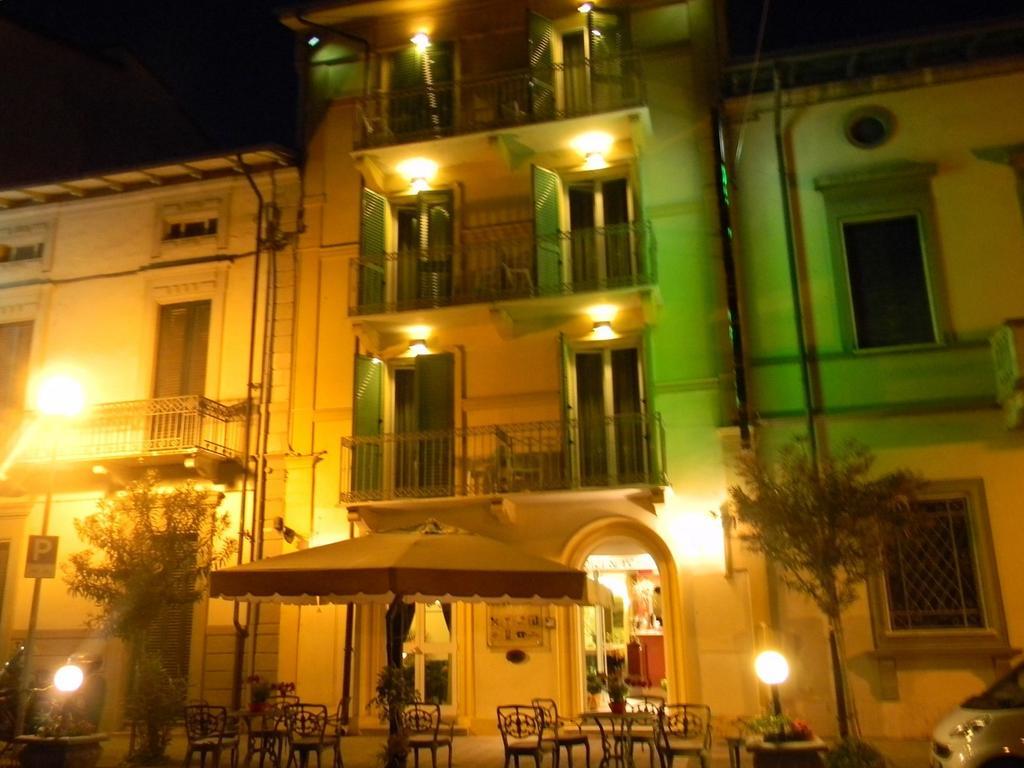 Hotel Villa Adriana Viareggio Exterior foto